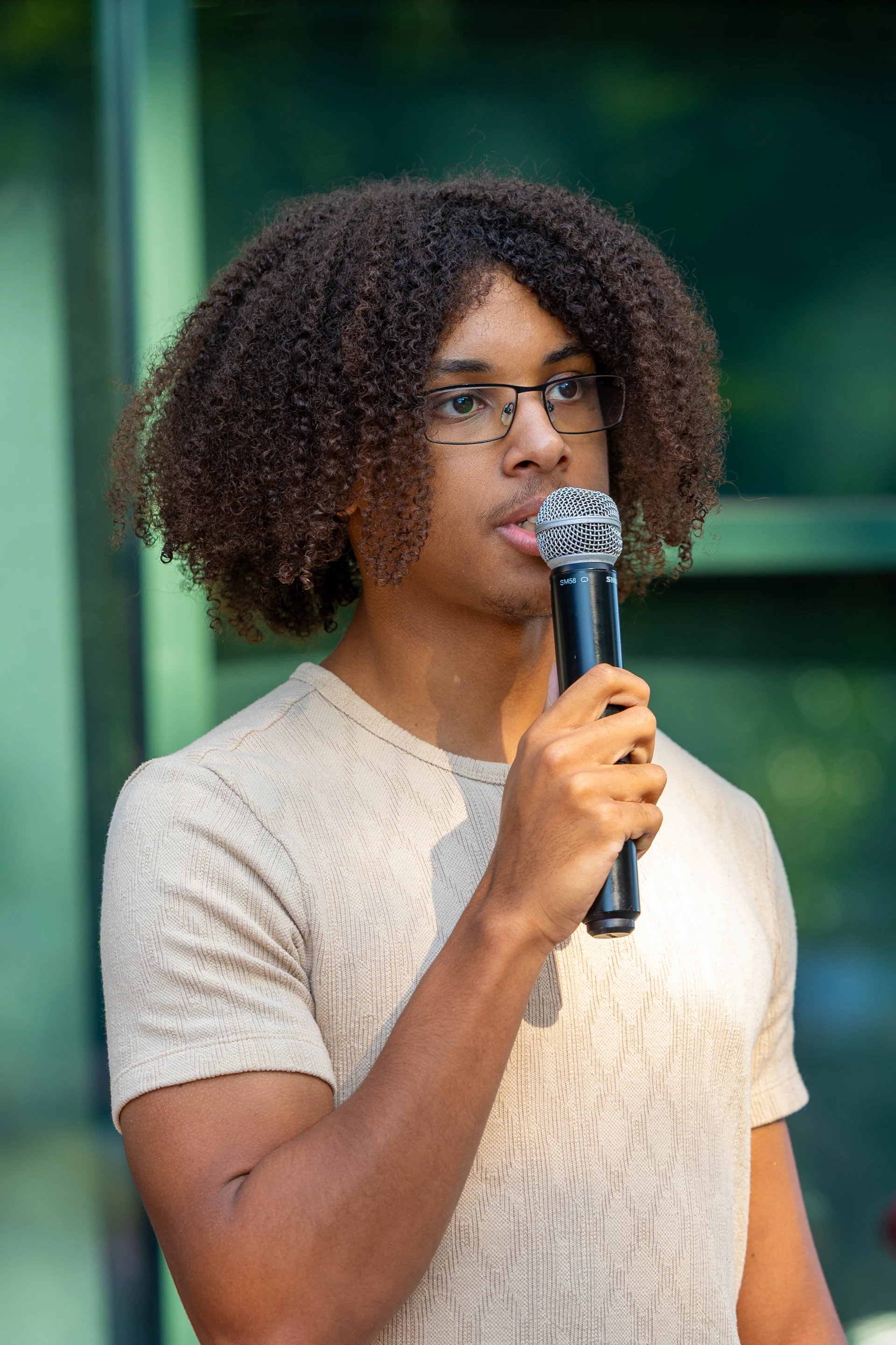 Julian Tavares speaks during the 2026 Pearl Scholarship celebration.